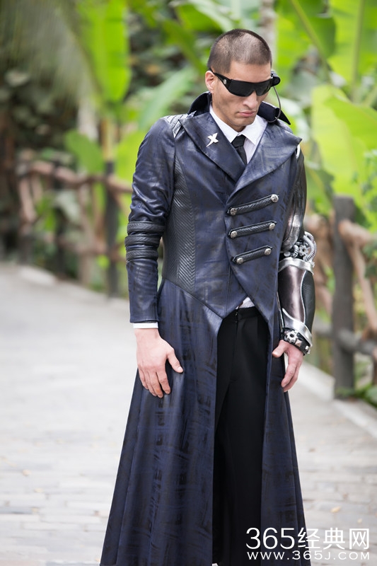  篮球明星巴特尔震撼加盟