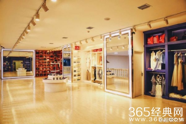 超女20强诞生 洪涛梁翘柏任职“女声学院”