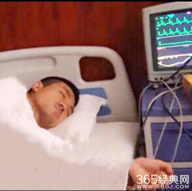 杨子美国入院做手术 黄圣依带儿出游再传婚变