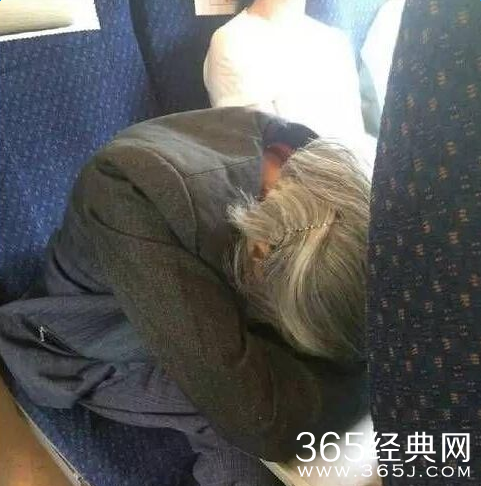 动车女生拒给老人让座事件始末