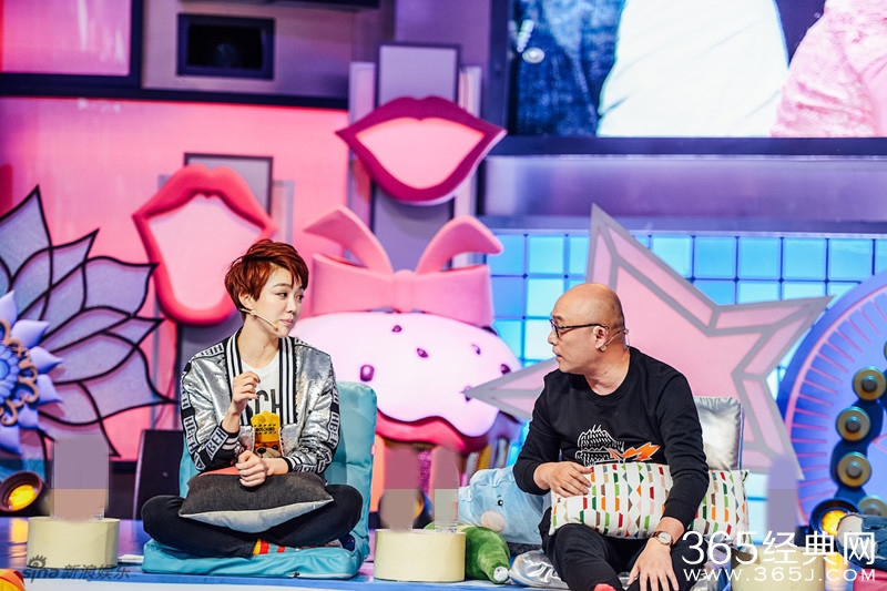 《四大名助》粘人老妈不让女儿上大学引热议