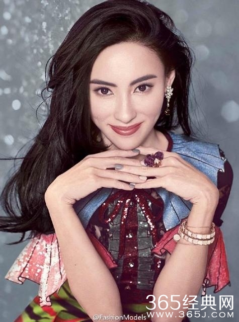 张柏芝侧颜竟如此完美 精致五官美哭众网友