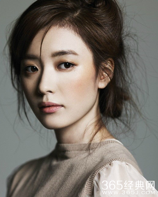 韩剧W吴妍珠饰演者韩孝周个人资料