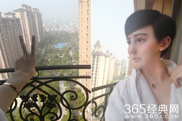 “蛇精男”穿浴袍露平坦白胸 假装自己在美国