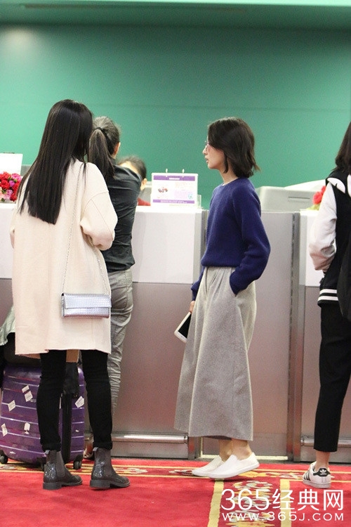 两位“谋女郎”邂逅！周冬雨张慧雯寒暄热聊