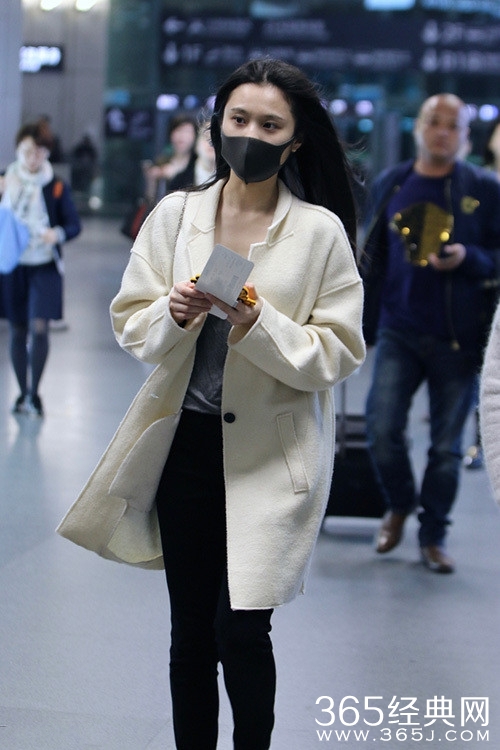 两位“谋女郎”邂逅！周冬雨张慧雯寒暄热聊