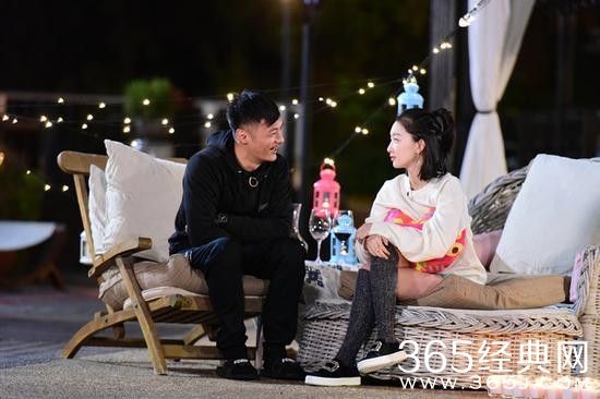 余文乐逼婚周冬雨 逼婚狂魔让人措手不及