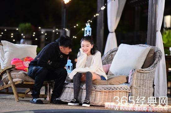 余文乐逼婚周冬雨 逼婚狂魔让人措手不及