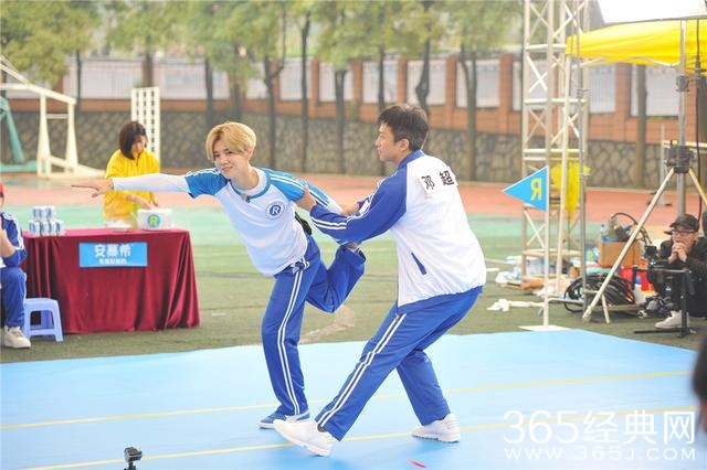 《跑男》重回校园引网友怀旧《跑男》第四期音乐歌曲名单