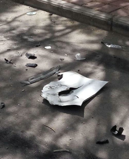 男子砍伤父亲后开拖拉机见车就撞 官方:情绪不稳