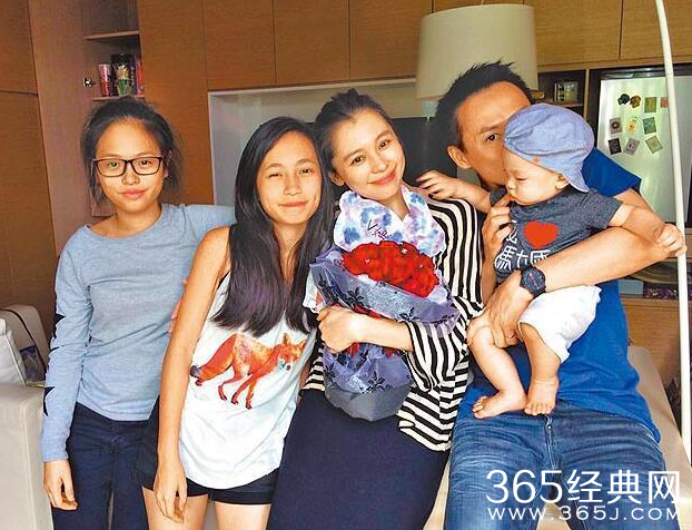 徐若瑄晒与俩继女亲密合影 拒绝当最毒后妈