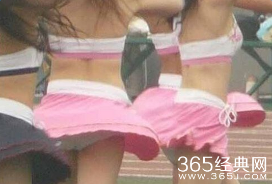 北大强制跳短裙操 学生：不跳就强制扣分