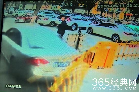 《乡村爱情》演员开车撞杆后找人平事 态度差