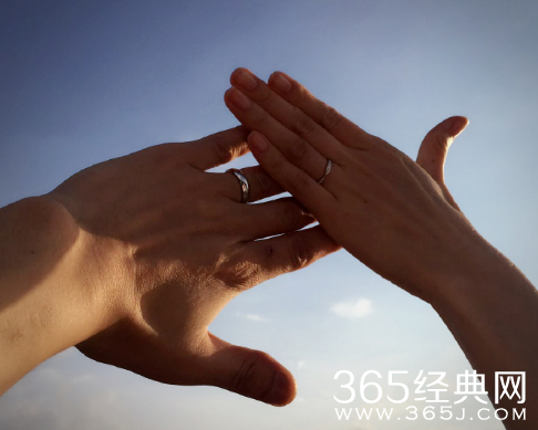晒戒指