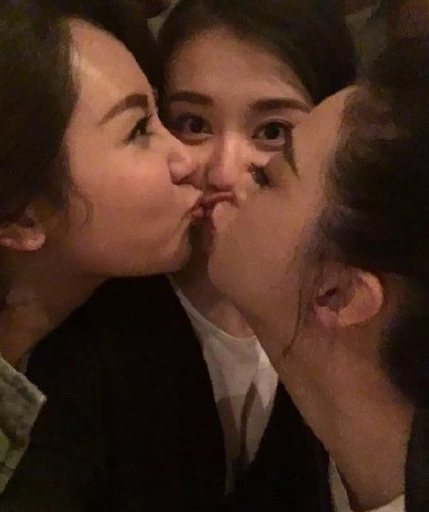 《欢乐颂》五美私下交情好 吃火锅玩亲亲各种嗨