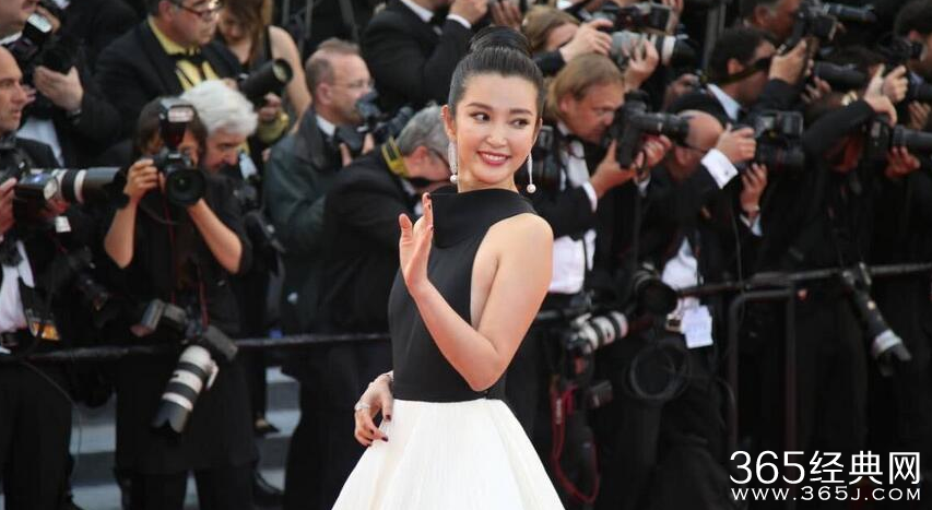 巩俐李冰冰争艳戛纳开幕红毯 无名女星疯狂抢镜