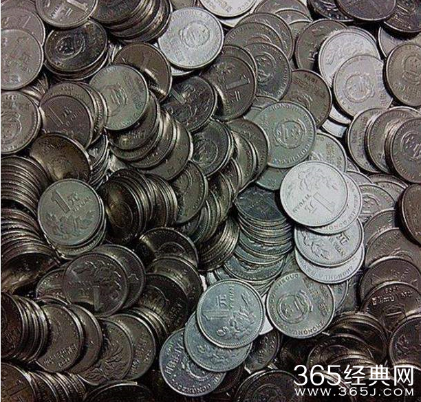 12岁男孩偷28斤硬币 想做路费去外地看父母