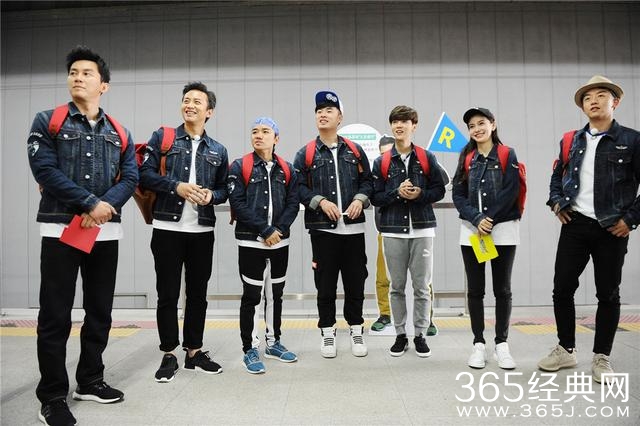 中韩跑男再集结 挑战极限运动变“人体风筝”