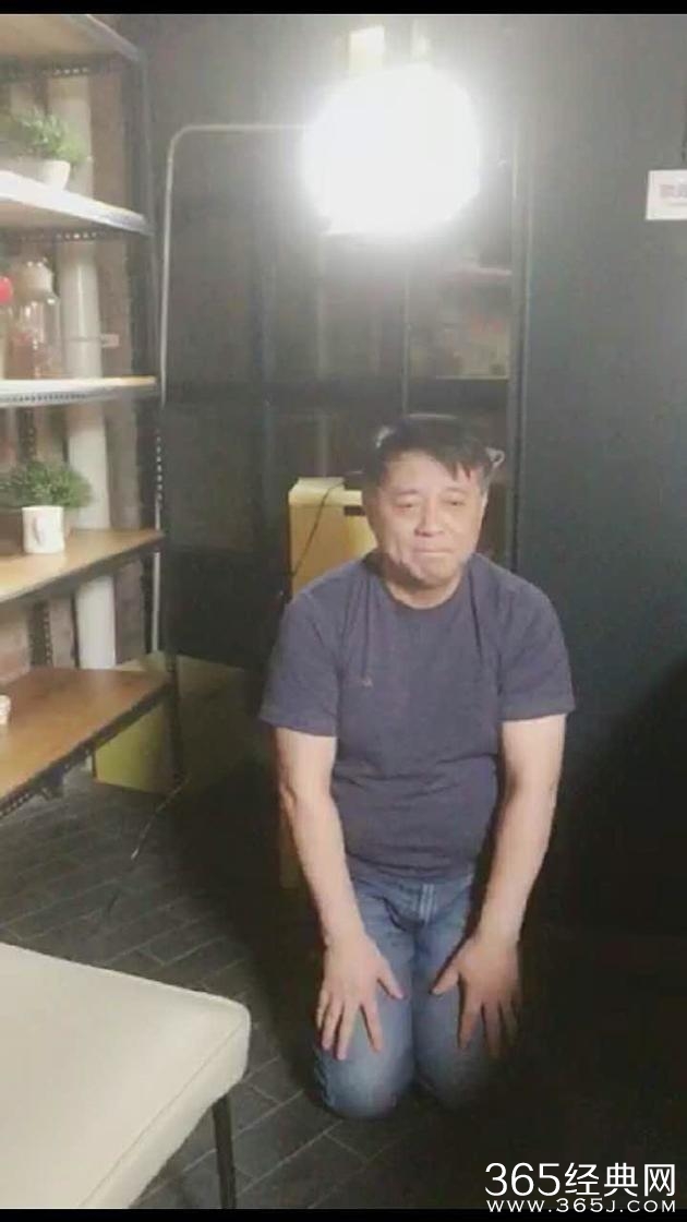 方励直播下跪求院线增加《百鸟朝凤》排片