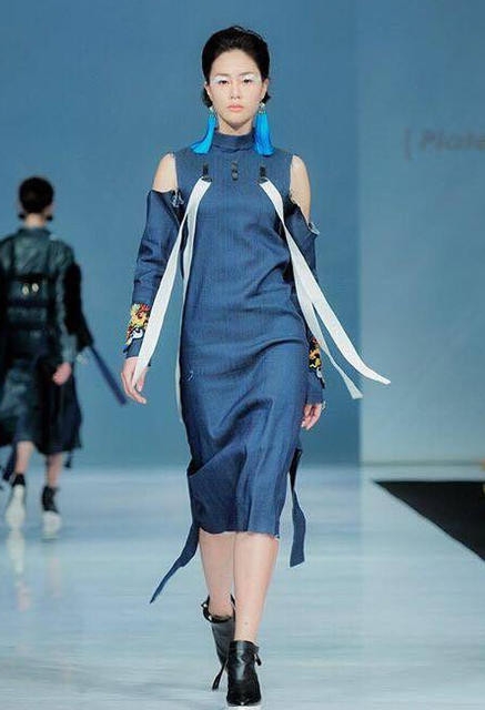 台湾女模为拍水下美照不慎呛水身亡 年仅25岁