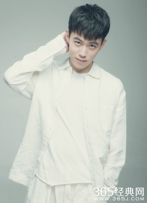 女不强大天不容少年吕方成是谁饰演的