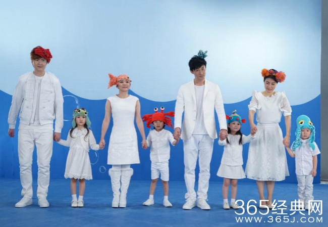 跳水皇后变珊瑚妹！郭晶晶穿白裙为慈善拍广告