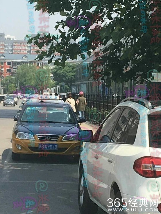 网曝郑爽现身医院 因厌食症做心理咨询