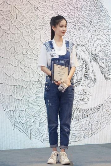 Angelababy携手野生救援 致力保护穿山甲