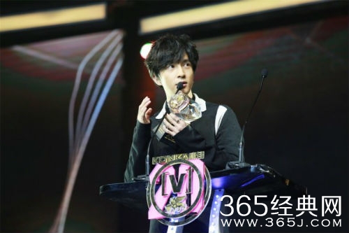 曝薛之谦加盟《我想和你唱》