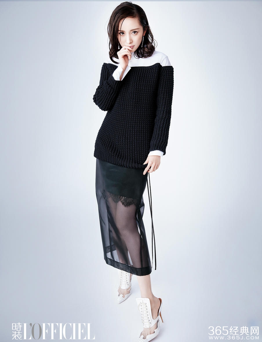 杨幂帅气摩登造型登封面 甜美又率性