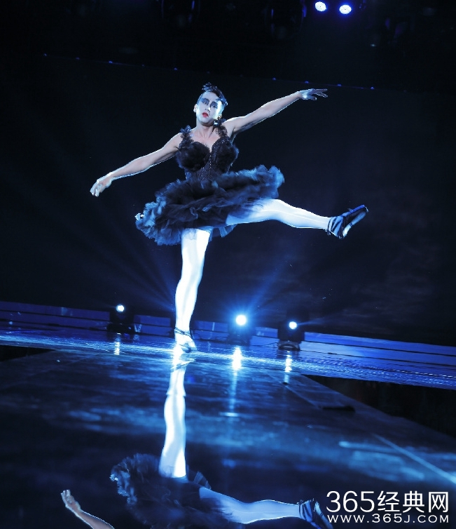 邓超跳舞啦!钢管孔雀样样精通