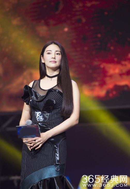 张雨绮上围依旧丰满 手臂也略显粗壮