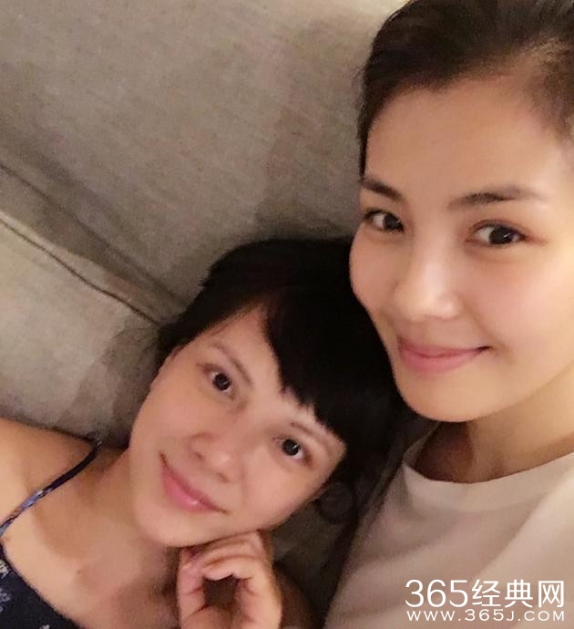 刘涛摸李心洁巨肚合影 俩辣妈素颜仍超美