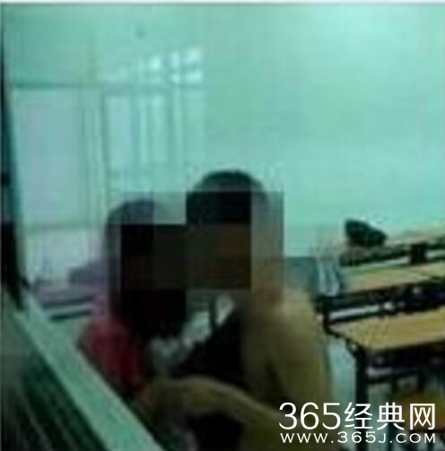 网曝南京学生教室性爱照片 校方表示像本校的教室