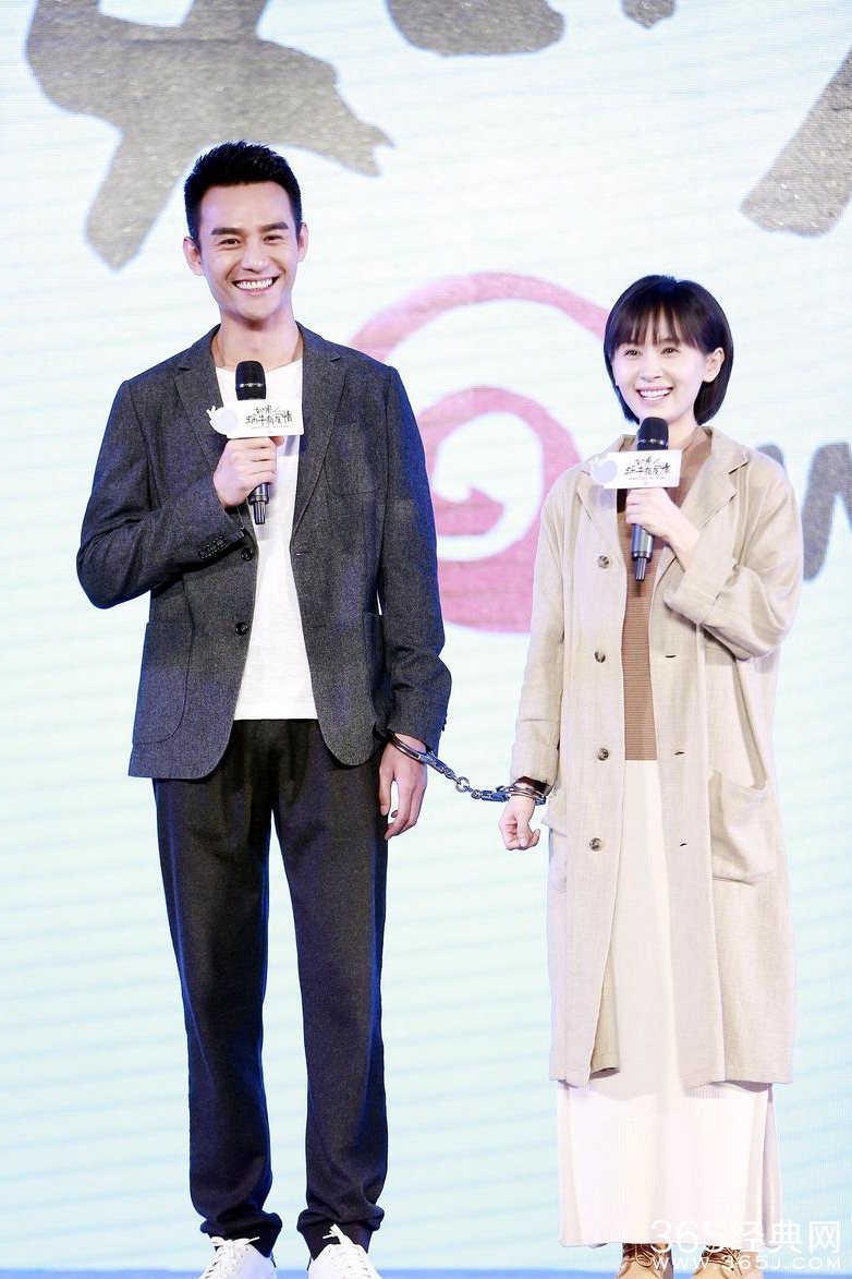 男友力爆棚！王凯现场“手拎”王子文