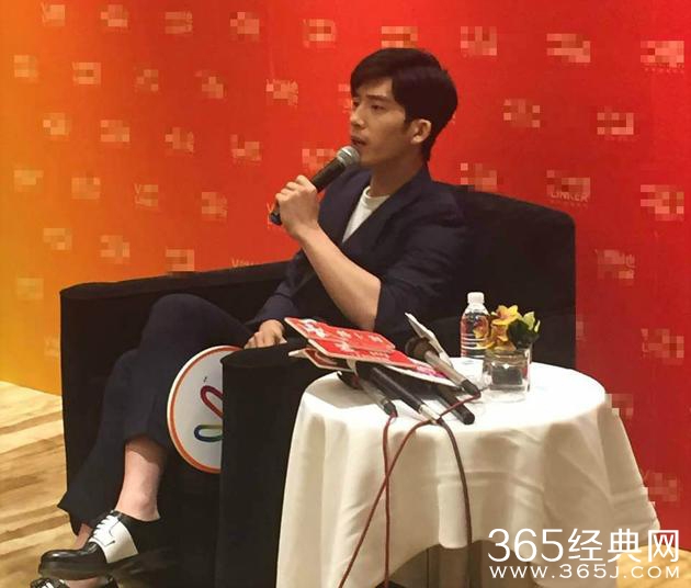 井柏然回应杨绛先生语录争议：世界是自己的