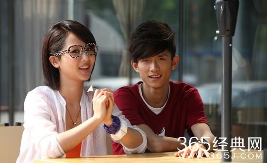 张一山杨紫狂吻图片曝光 张一山杨紫真实关系揭秘