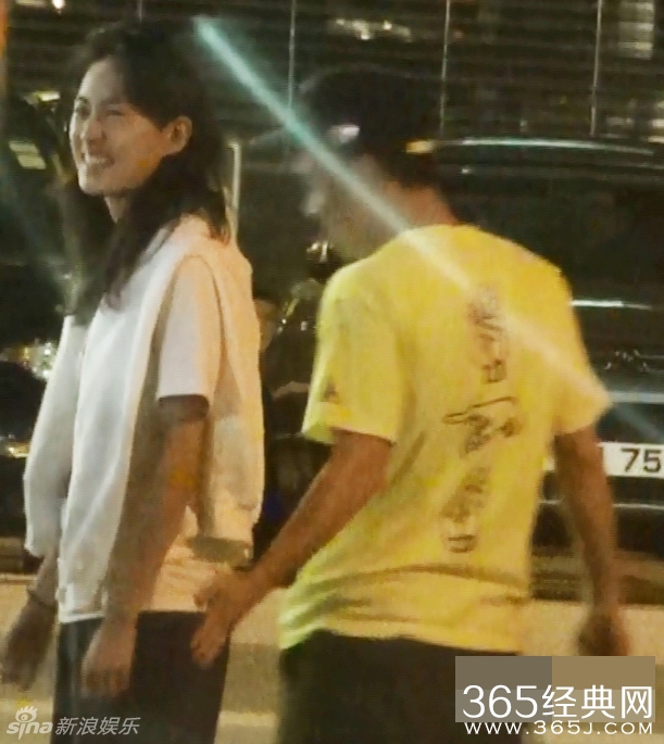 陈冠希又有新欢 与秦舒培热吻调情默认相恋