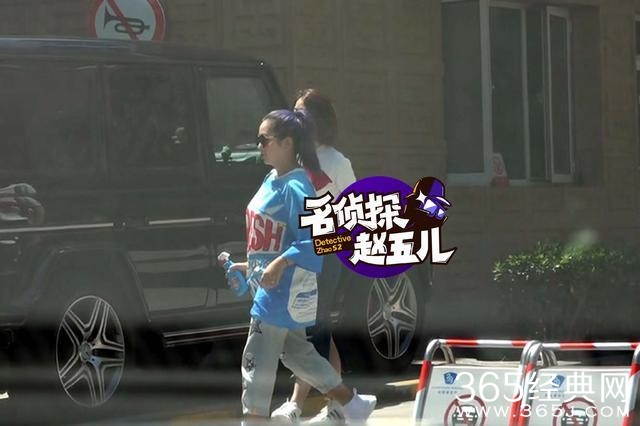 何洁和闺蜜现身医院做B超疑似怀三胎