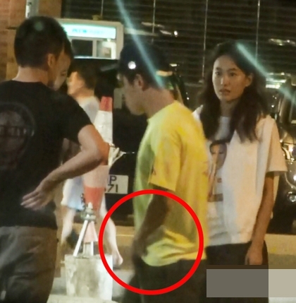 陈冠希又有新欢 与秦舒培热吻调情默认相恋