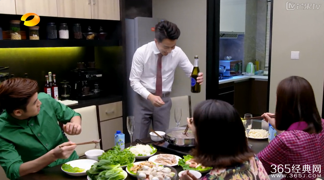 亲爱的翻译官第12集 乔菲发现程家阳特殊小癖好