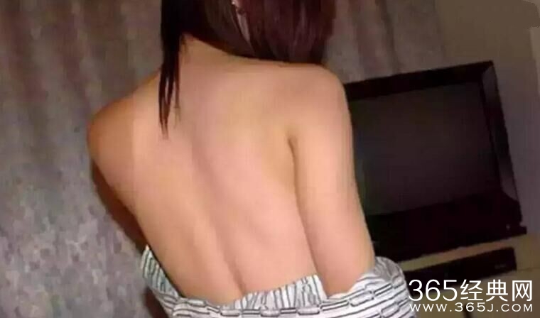 三初中生缺钱花强迫学妹卖淫 最小13岁