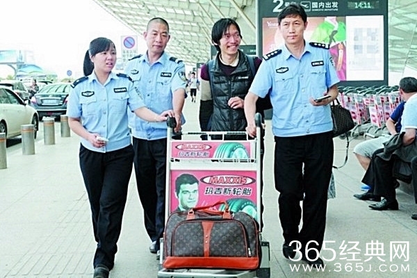 香港男子穷游内地  花光钱沦为流浪汉