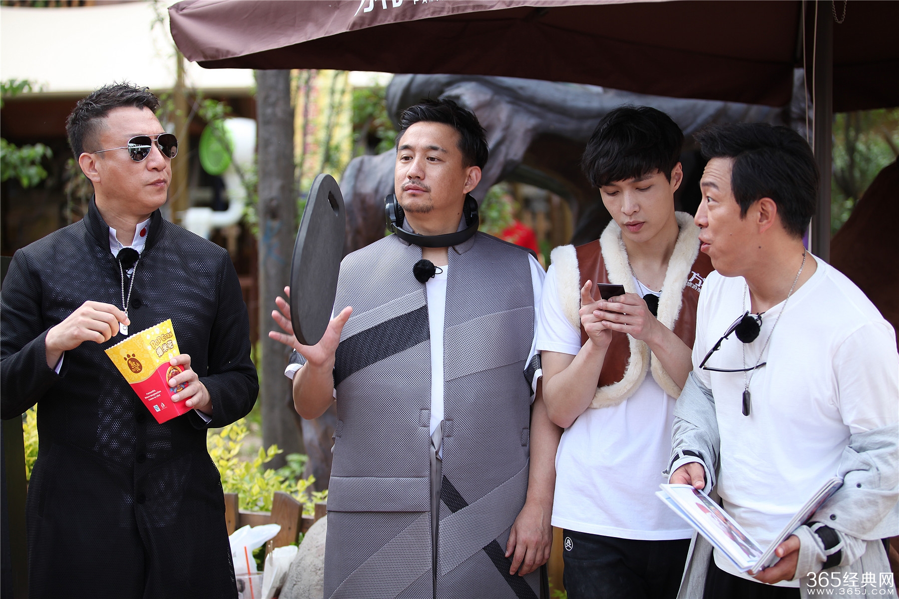 《极限挑战》张艺兴41分30秒对女粉丝唱的什么歌