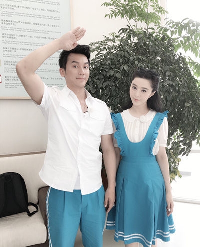 范冰冰李晨穿校服秀恩爱甜蜜虐狗