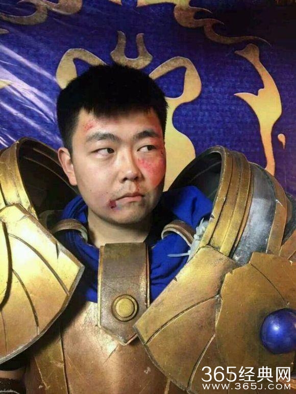 魔兽电影首映现场 德玛西亚盖伦哥惨遭吊打