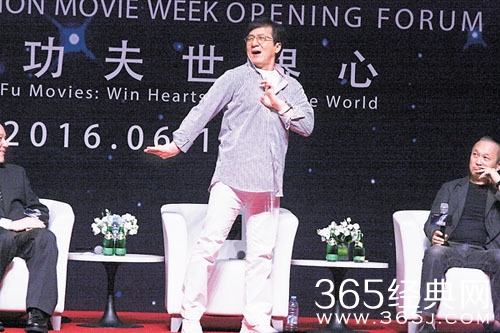 成龙揭露某打星不会打 全靠技术