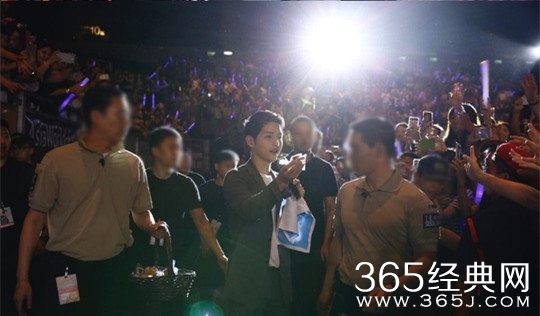 宋仲基香港举行粉丝见面会 李光洙王祖蓝到场