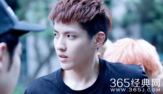 吴亦凡玩lol 自曝钻石级别钻石级别的高手