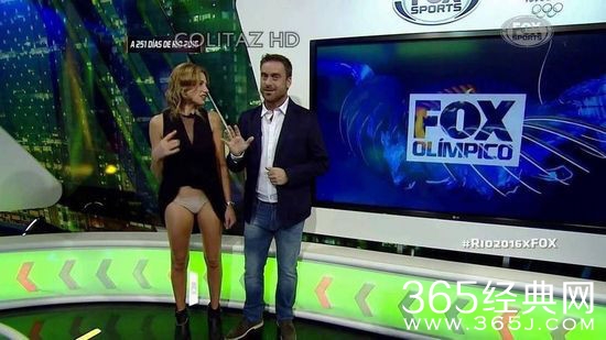 阿根廷女主播意外走光 仍淡定自若